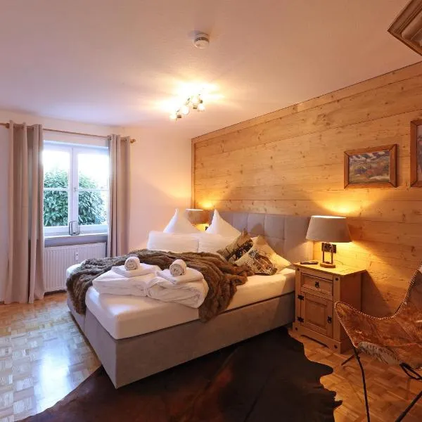 'Chalet-Style' ruhige & zentrale 3-Raum-Suite direkt am Kurpark, hotel v destinaci Oberstdorf
