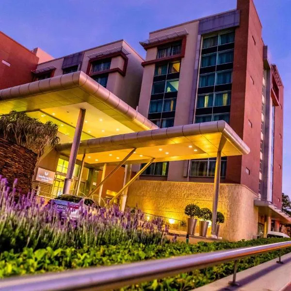 Southern Sun Rosebank, Johannesburg、ヨハネスブルグのホテル