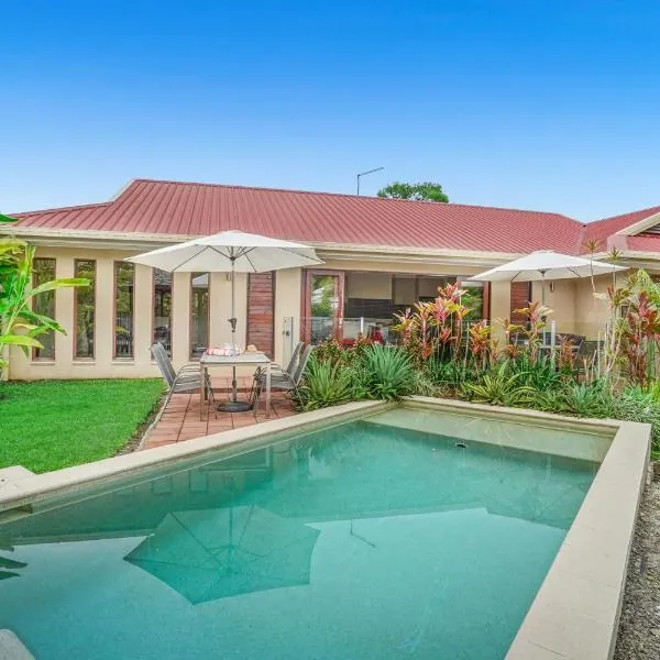 Belle Escapes Villa Latania Palm Cove、パーム・コーブのホテル