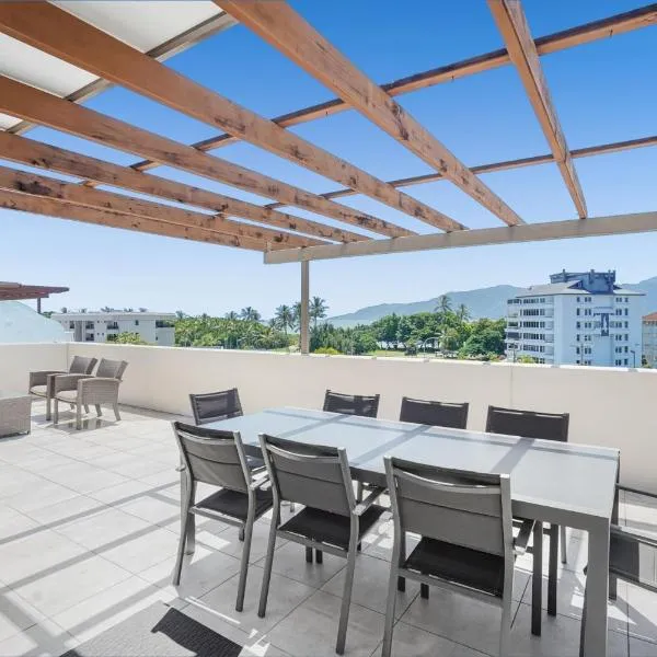 Belle Escapes Waterview Penthouse 404 The Edge, hotel in Cairns