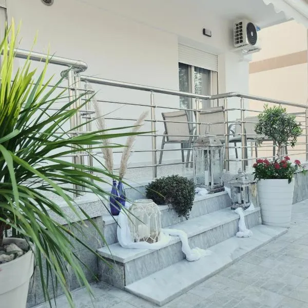 BUTTERFLY SUITES by STELIOS, hotel in Keramotí