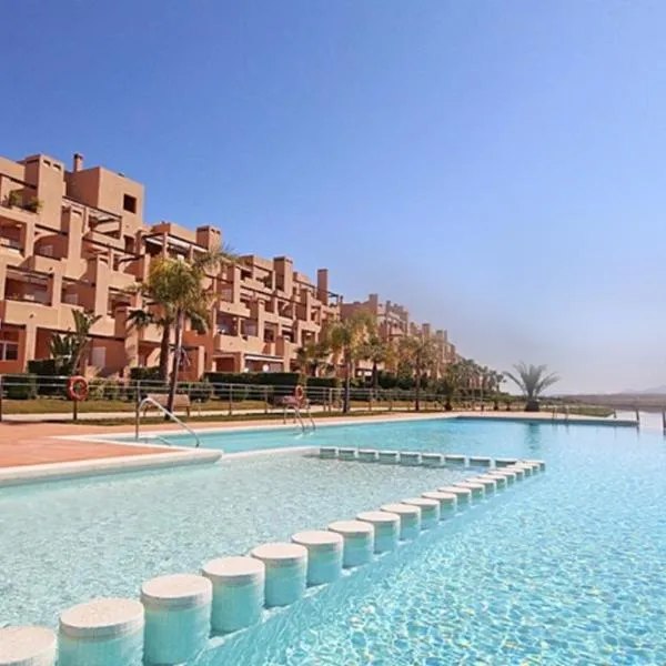 Casa Leona: Fully furnished, secure golf resort penthouse apartment with gorgeous views in Murcia, hotel v destinácii Casas del Aljibe