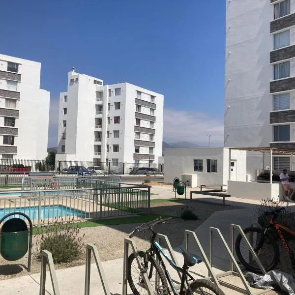 Bonito y lindo departamento de vacaciones a metros de la Avenida del Mar, hotel in La Serena
