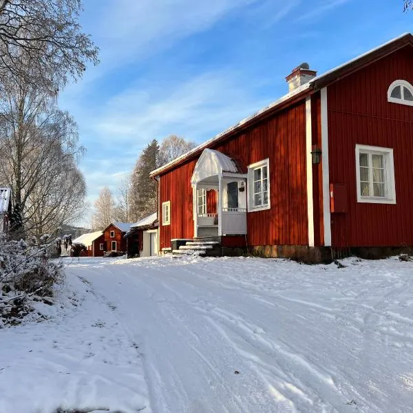 Gammelgården Holidayhouse, hotel v destinaci Ljusdal