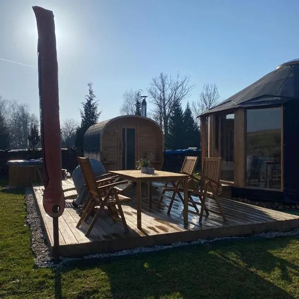 Yary Yurt, hotel en Tlumačov