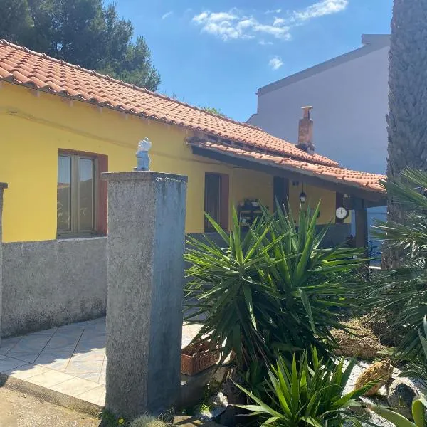 Casa Vacanza Sa dommu de Teresa, hotel Nebidában