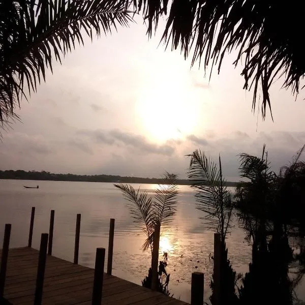 Glamping Lakeview Ouidah, hotel in Pahou