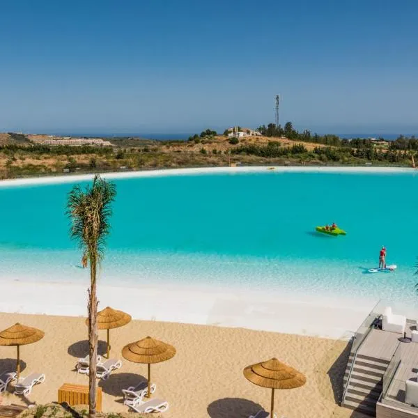 Luxury Oasis at Alcazaba Lagoon, hotel i Casares