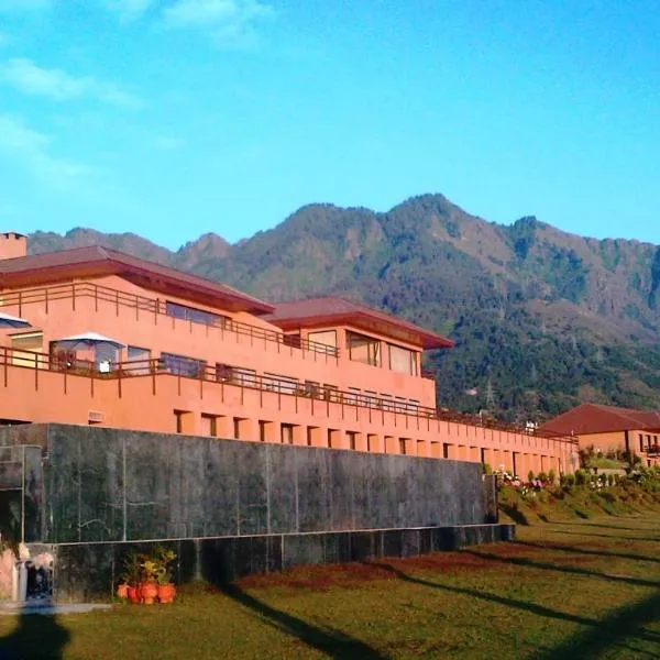 Vivanta Dal View, hotel in Shālamār