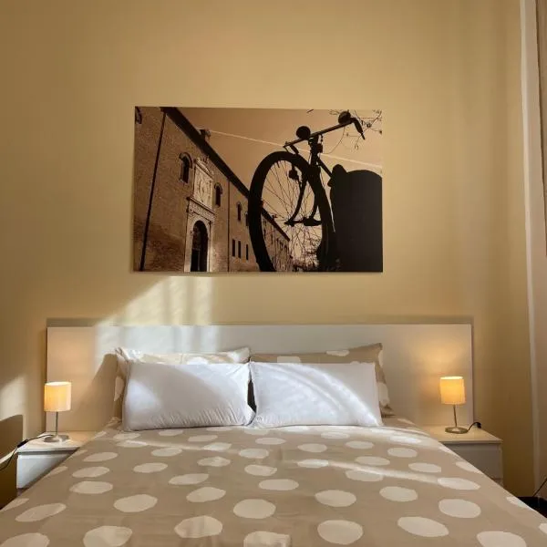 Downtown - Camere in Centro – hotel w mieście Ferrara