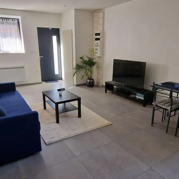 Beau Appartement T2, hotel en Saint-Oblas