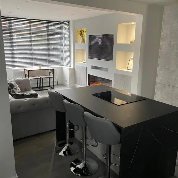 VA Home Stay - Close to Luton Airport, M1 & A505, hotel v Lutonu