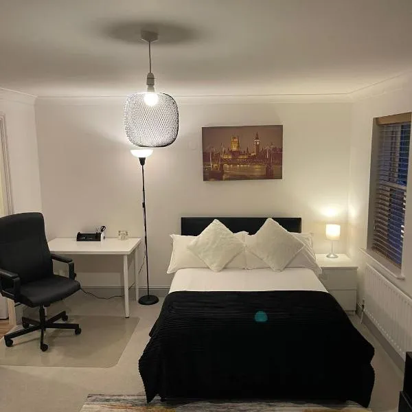 Stunning Studio Flat - Free Parking - 3 min from Sutton Station, hôtel à Sutton