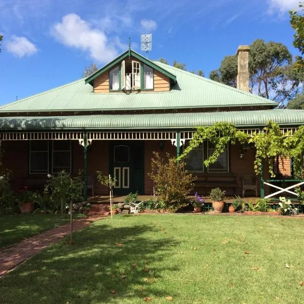 Butterfly Farm Bed and Breakfast Nirranda, hotel in Curdie Vale