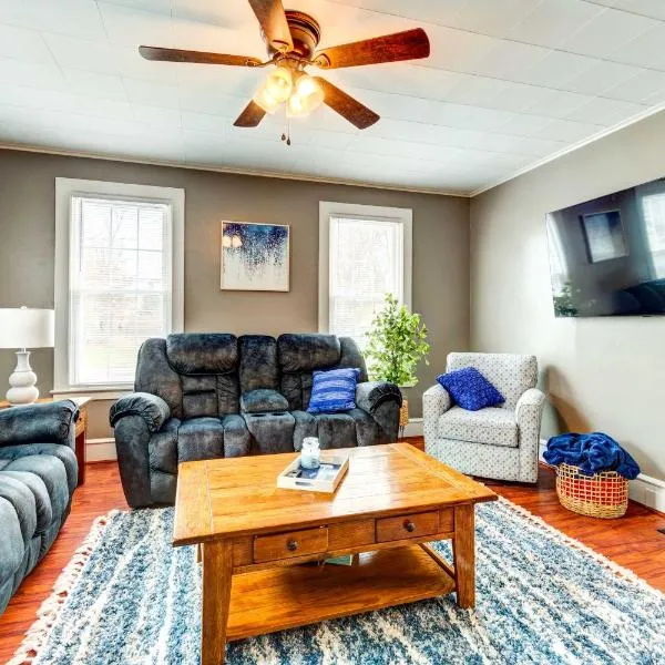Sodus Point Home - Walkable to Beach!, готель у місті Sodus