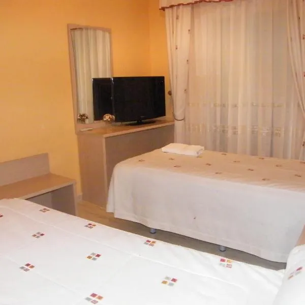 Hostal Dulcinea, hotel Esquiviasban