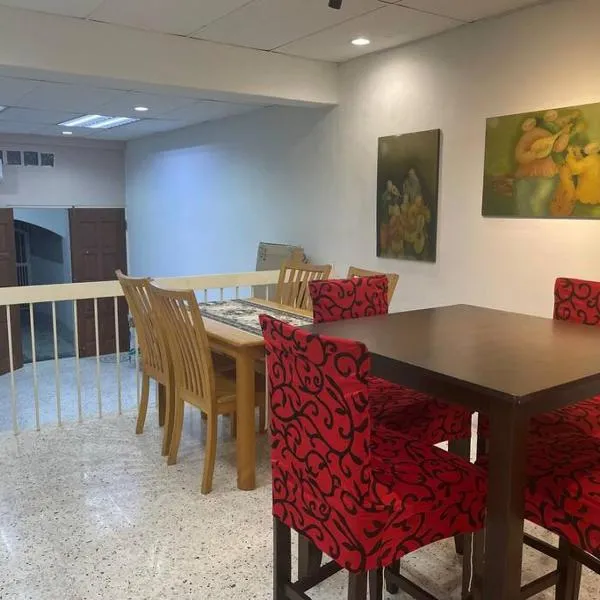 Greenlane 4-bedroom landed home (12 pax), hotel a Gelugor