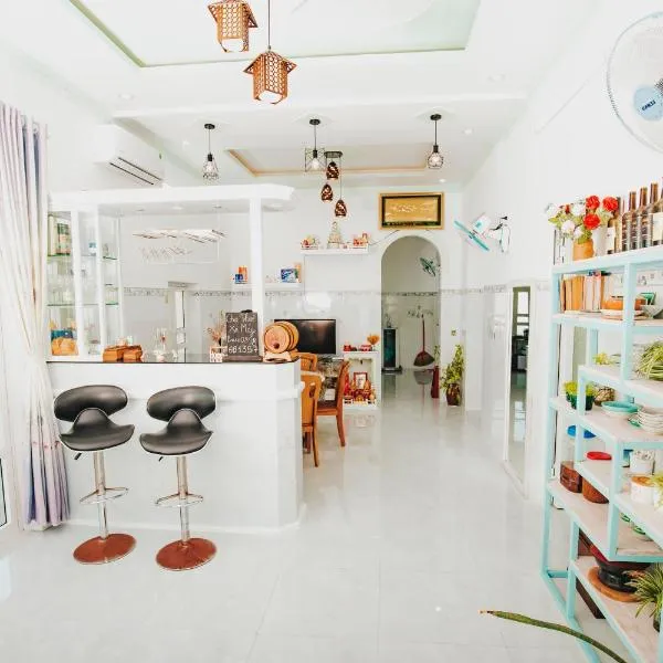 Ngôi nhà nhỏ Lagi Homestay, hotel v destinácii Phò Trì