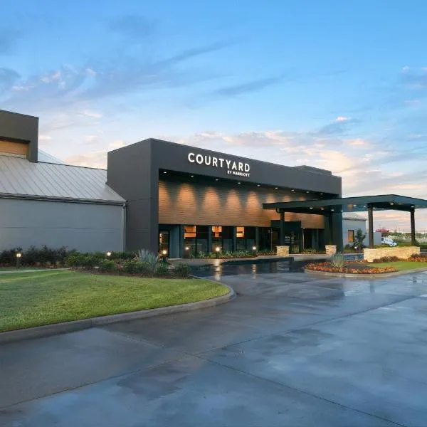 Courtyard by Marriott Dallas DFW Airport North/Irving, מלון באירווינג