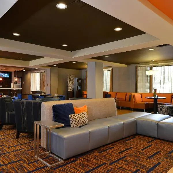 Courtyard by Marriott Bentonville, hotel en Bentonville