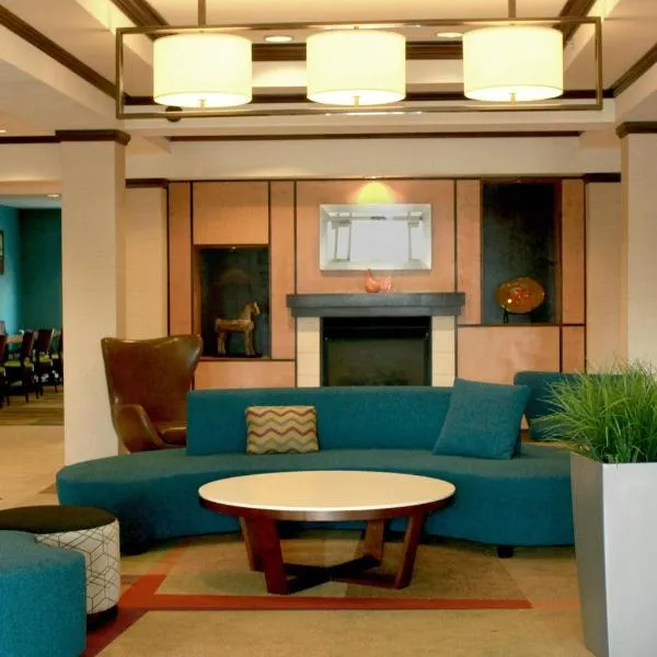 Fairfield Inn & Suites by Marriott Fairmont, hotel v destinaci Fairmont