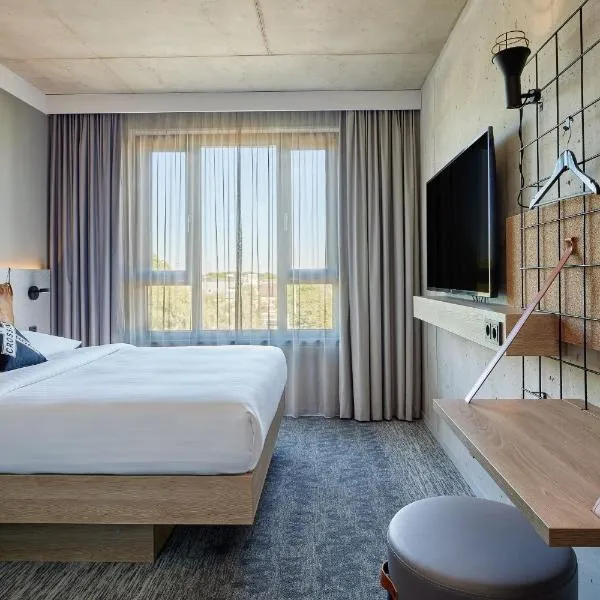 Moxy Cologne Muelheim, ξενοδοχείο στην Κολωνία