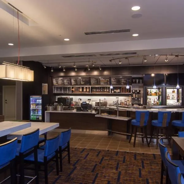 Courtyard by Marriott Raleigh-Durham Airport/Brier Creek, hotel v destinaci Lowes Grove