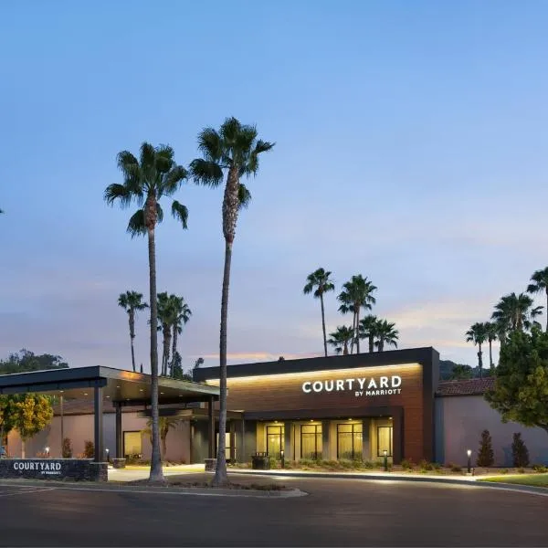 Courtyard by Marriott Los Angeles Hacienda Heights Orange County, готель у місті Бреа