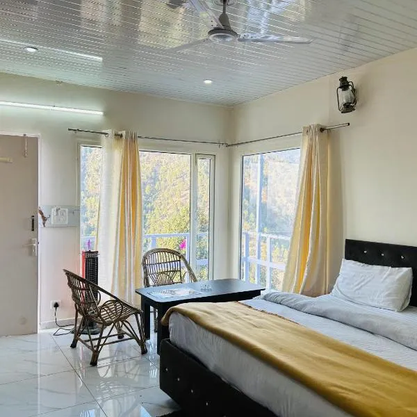 IN APPLE ESTATE KANATAL - Himalayan View Resort with Courteous Staff, hotel in Kanatal