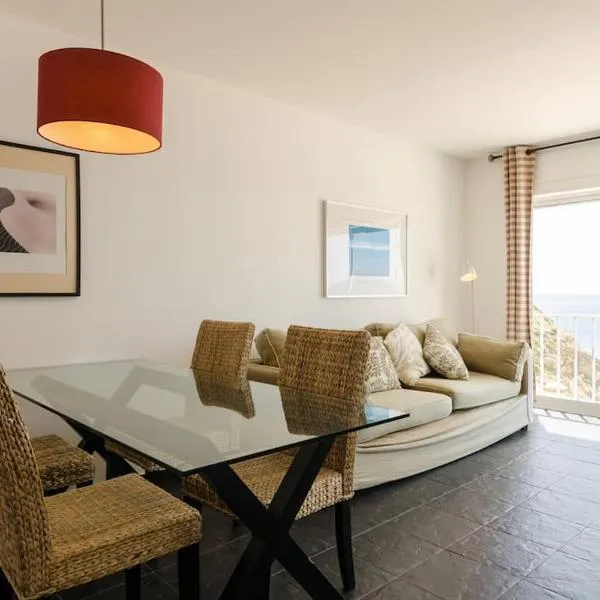 apartment with amazing sea view, hotel v destinácii Burgau