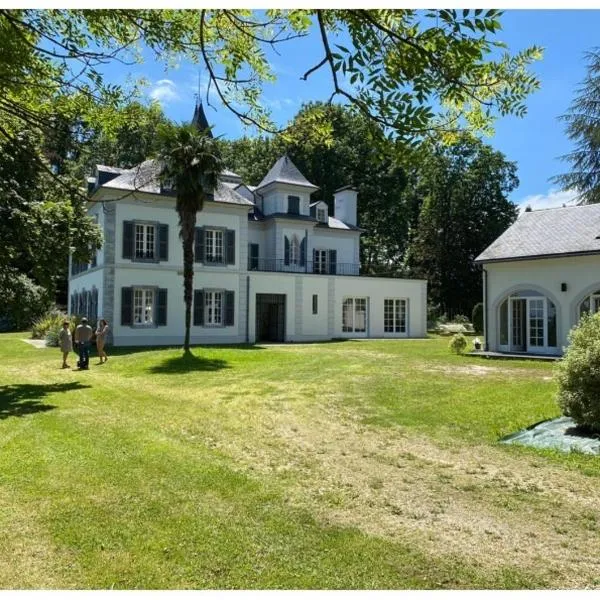 Domaine Mont-Riant à Jurançon: Jurançon şehrinde bir otel