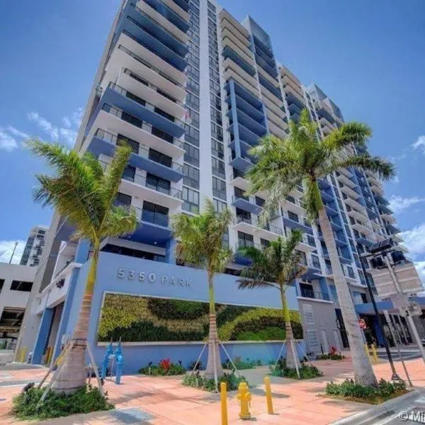 APARTMENT FOR RENT 2 BED 2 BATH 1 Parking DOWNTOWN DORAL、マイアミのホテル