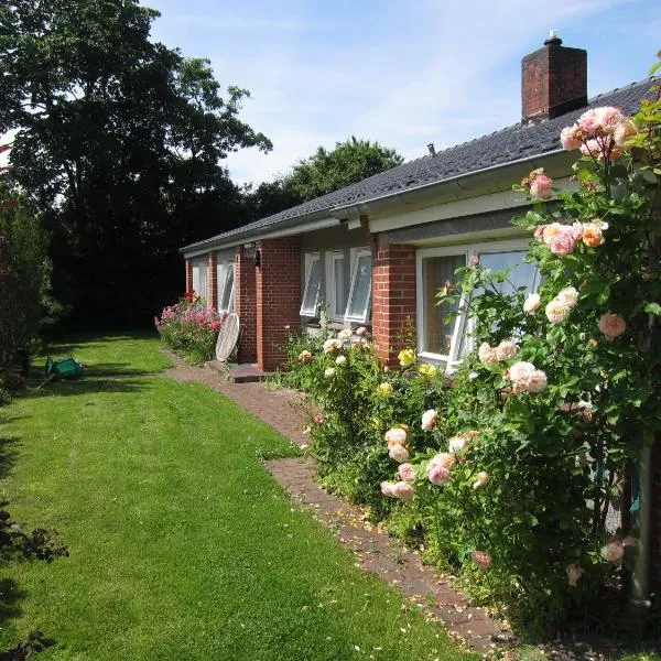 Ferienhaus in Büsumer Deichhausen - Büsum an der Nordsee für bis zu 9 Personen，比蘇梅爾代蕭森的飯店