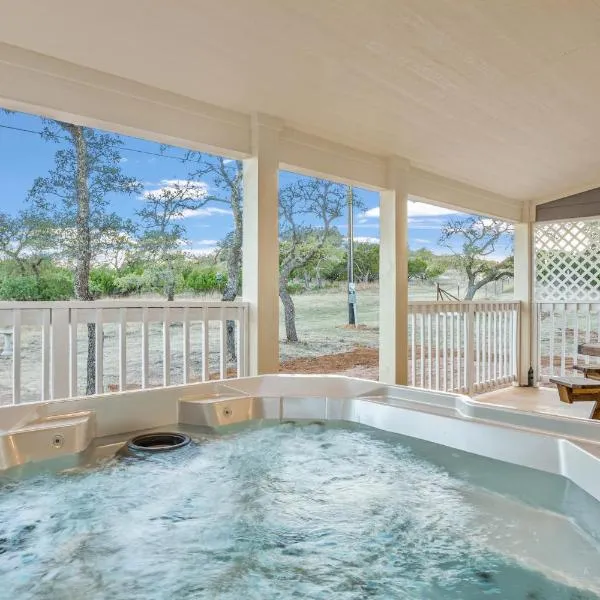 Appian Way Maltese Cottage, hotel in Fredericksburg