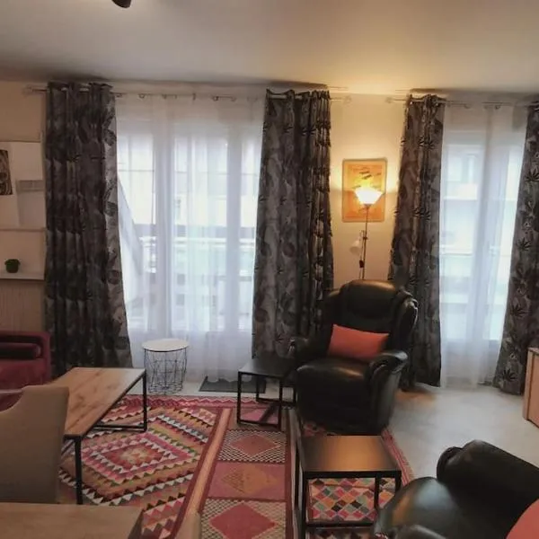 Spacious flat close to the railway station, hôtel à Troyes