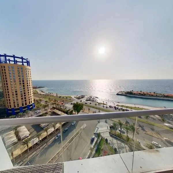 شقة في برج داماك بإطلالة بحرية ساحرة, hotel in Jeddah