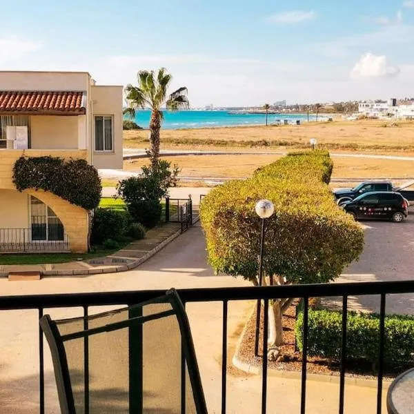 Schöne Unterkunft mit Meerblick, hotel in Vokolidha