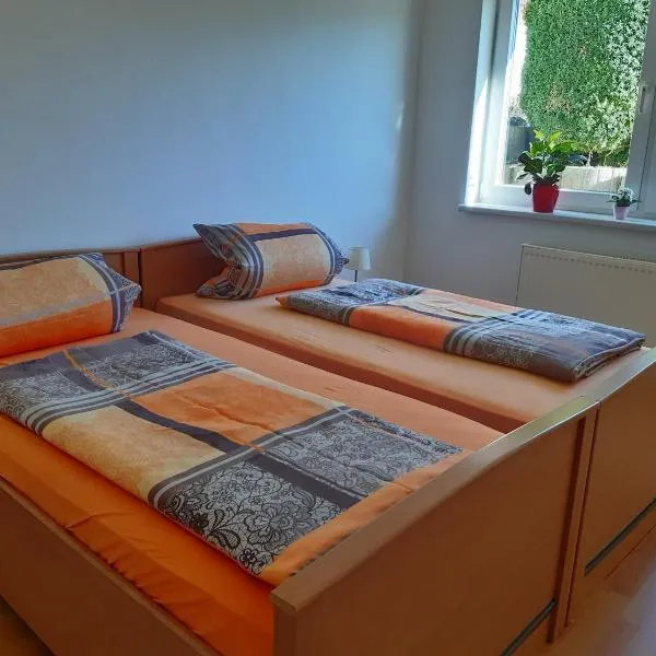 Thüringer Zimmer, hotel em Suhl