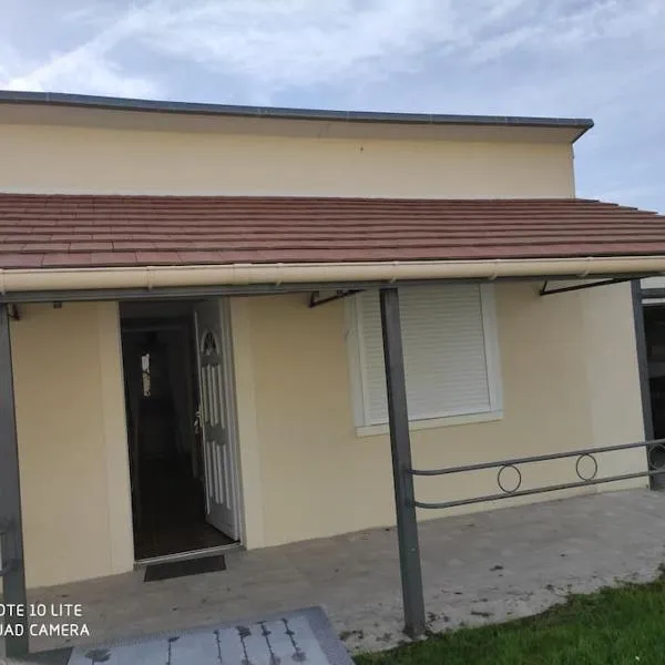 Maison avec deux chambres au calme, hotel em Milly-la-Forêt