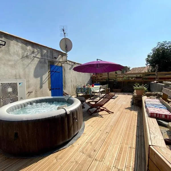 aux capitelles de laure, hotel v destinácii Laure-Minervois