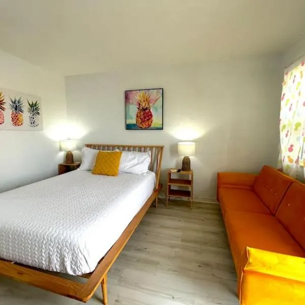Pineapple Shores Retro Inn 6、デイトナビーチのホテル