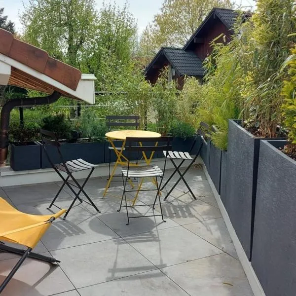 Le Refuge, 2 personnes, 4 étoiles tout confort, hotel in Annecy-le-Vieux