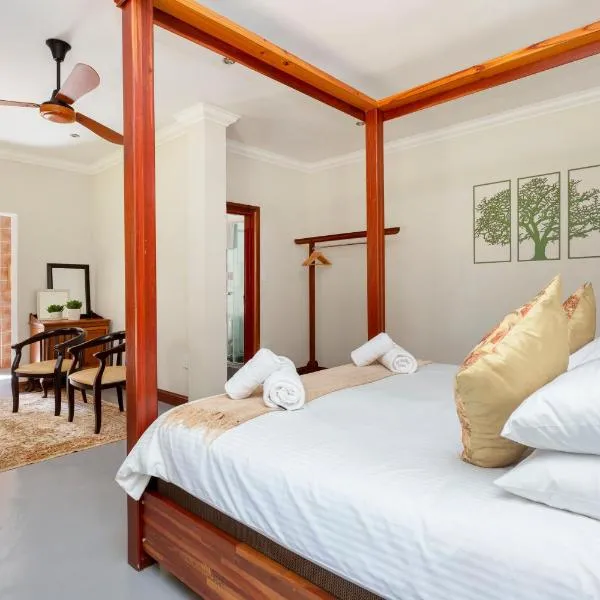 Teak Place Guest Rooms, hotel v destinaci Krugersdorp
