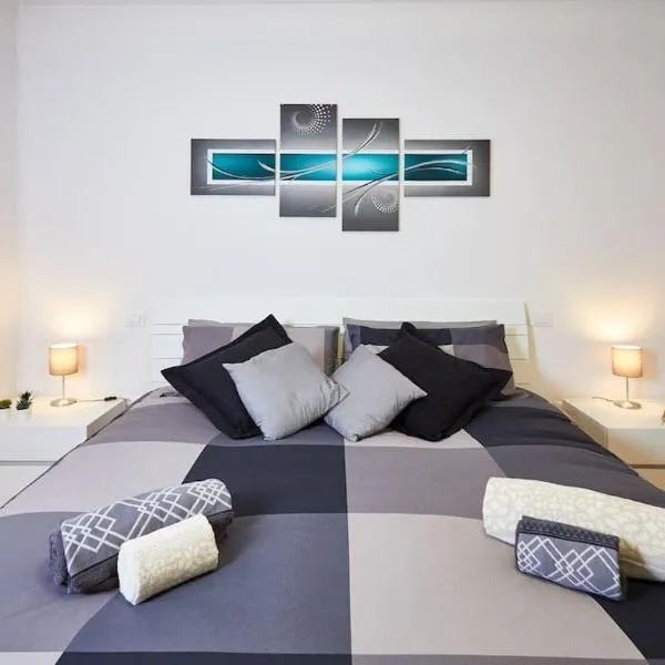 Center Aviano Comfort Suite FREE PARKING WIFI、アヴィアーノのホテル