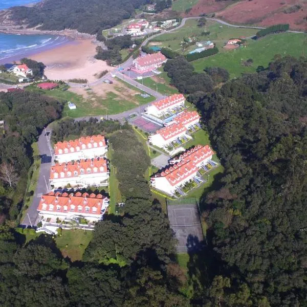 Ria de Ajo, hotel i Isla