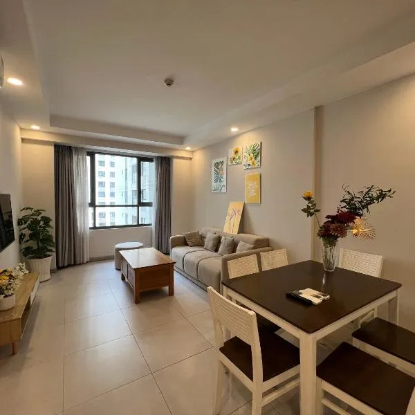 The Lucky Home Stay, APT