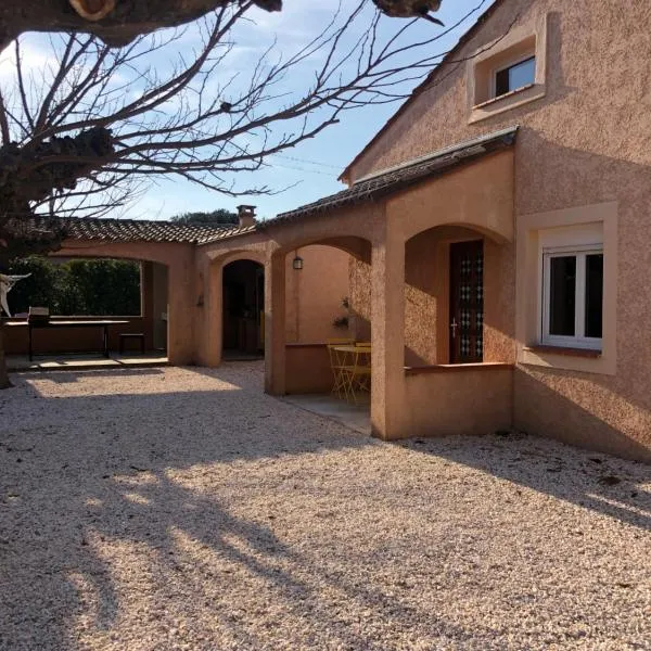 AU MIMOSA - Gîte Le Murier, hotel in Passa