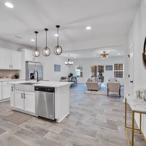 Gorgeous New Townhome/Charlotte!, hotel v destinaci Charlotte