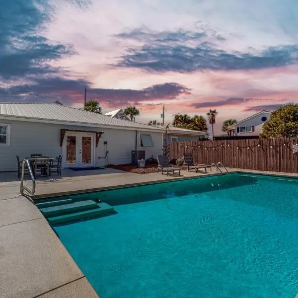 Private Pool - Steps To Beach - Fenced Backyard - FLPCB74, hotel in Panama City Beach
