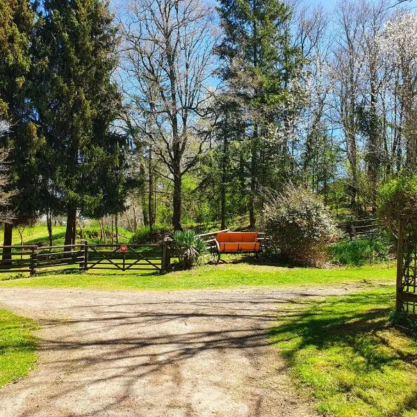 Chabrac에 위치한 호텔 Luxury Safari Tents at Moulin Du Pommier Glamping & Camping